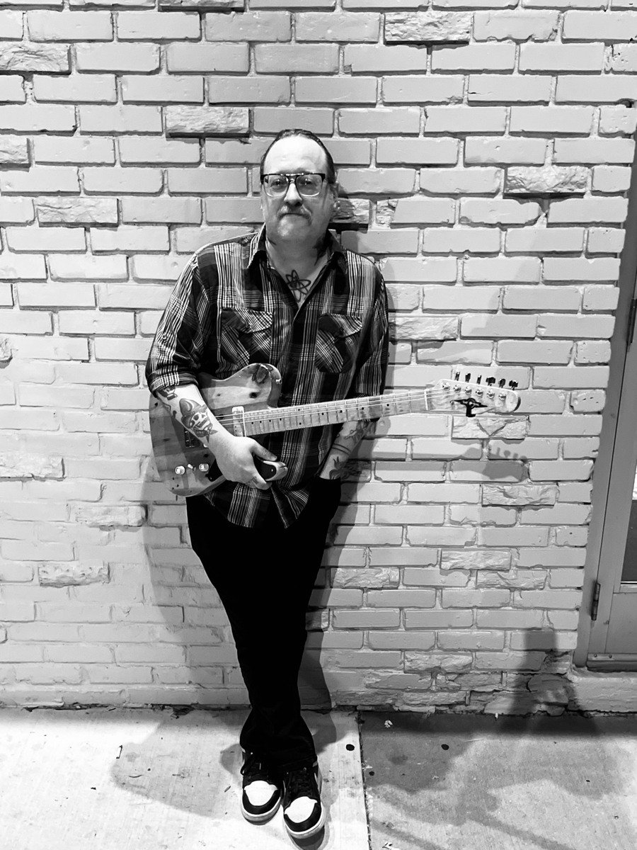 Niko Senka — Guitar